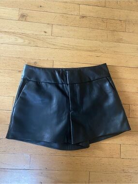 Zara faux leather shorts! Beautiful!! Size small. Like new!!!